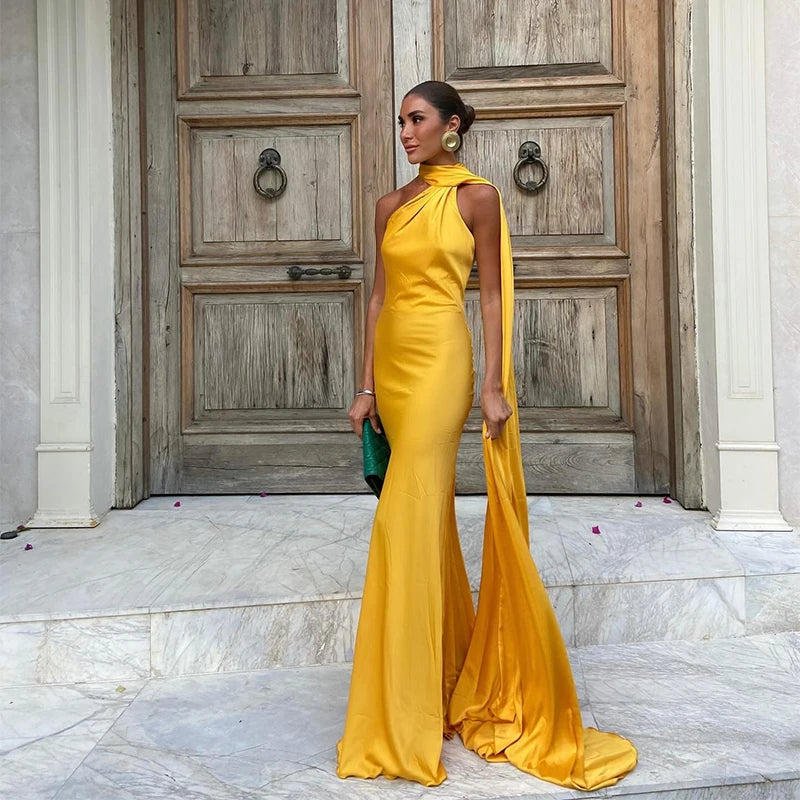 Robe Longue Isabella – Satin Lumineux & Dos Nu