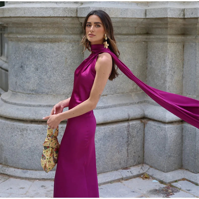 Robe Longue Isabella – Satin Lumineux & Dos Nu