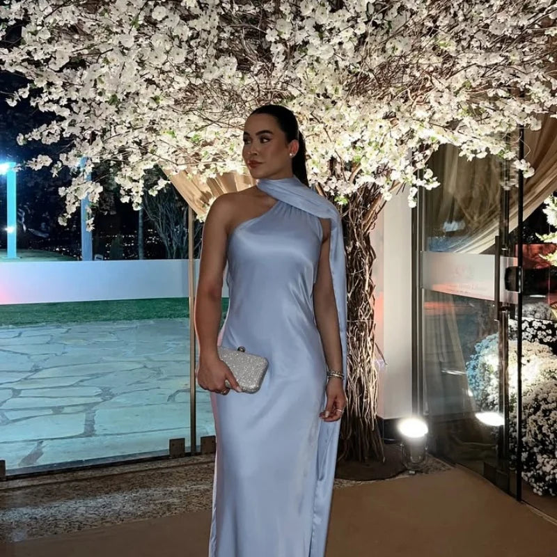 Robe Longue Isabella – Satin Lumineux & Dos Nu