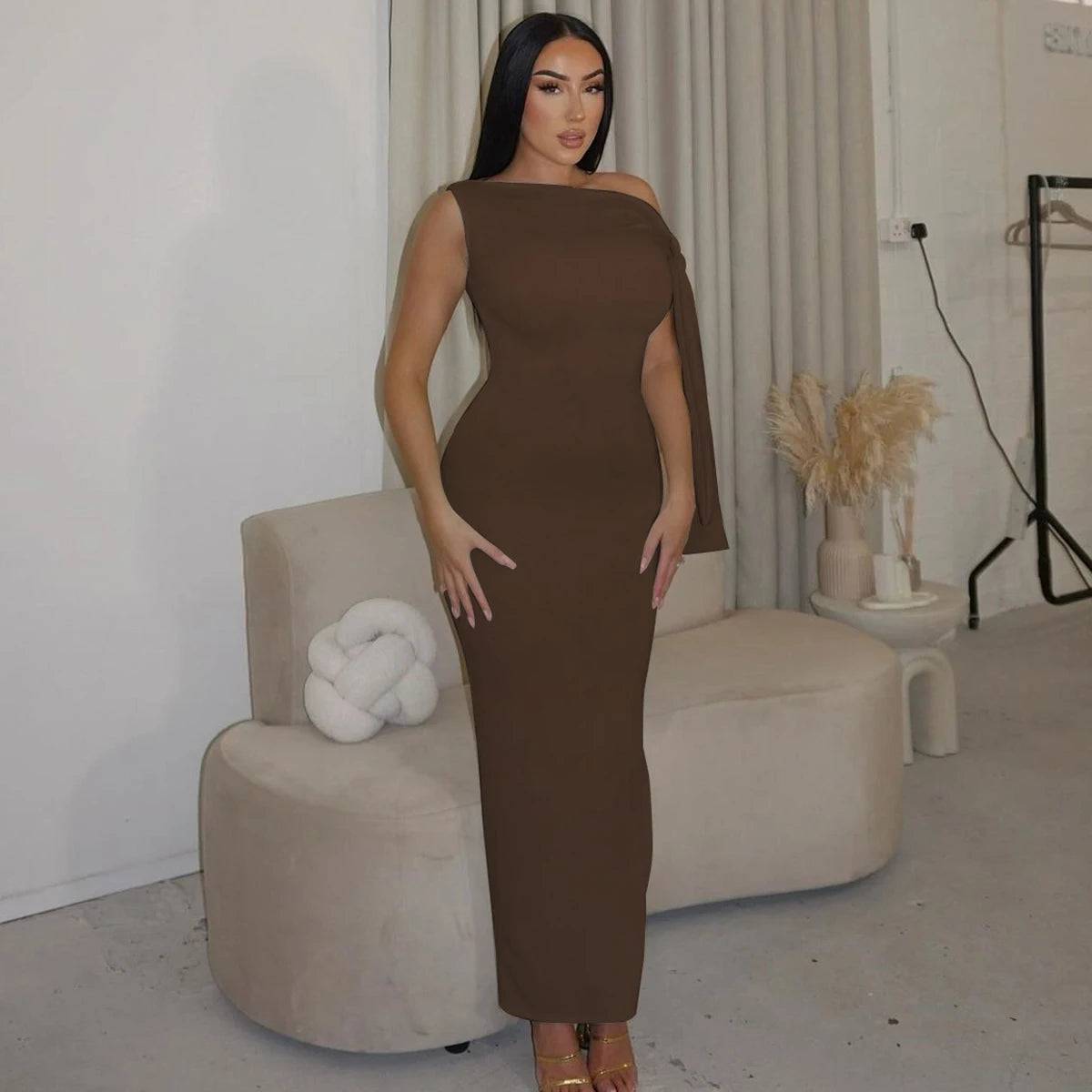Robe Longue Valentina – Silhouette Sculptée
