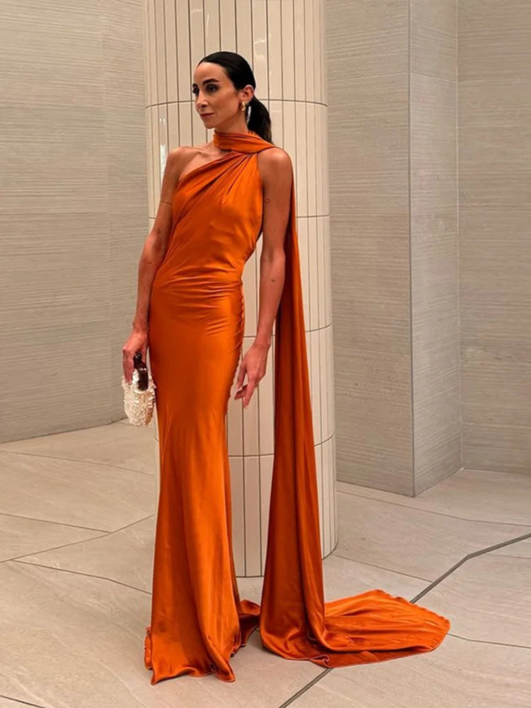 Robe Longue Isabella – Satin Lumineux & Dos Nu